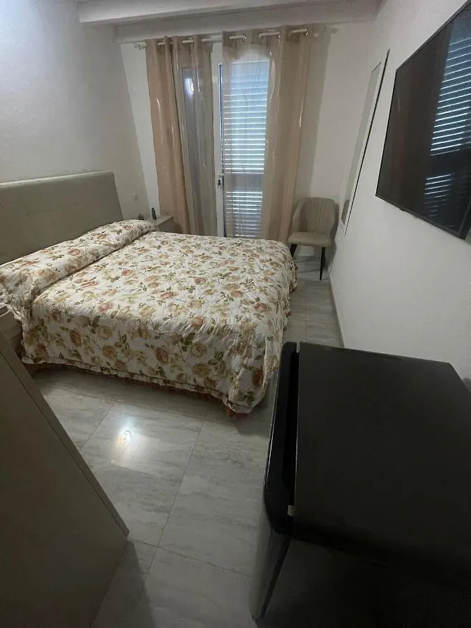La Perla Del Mare 2 Bed & Breakfast La Caletta