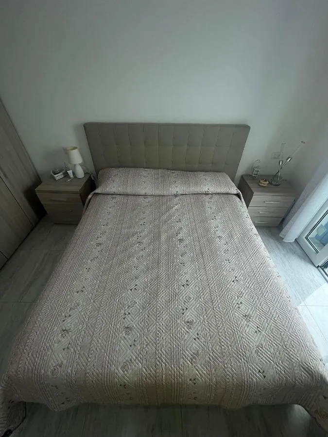 La Perla Del Mare 2 Bed & Breakfast La Caletta