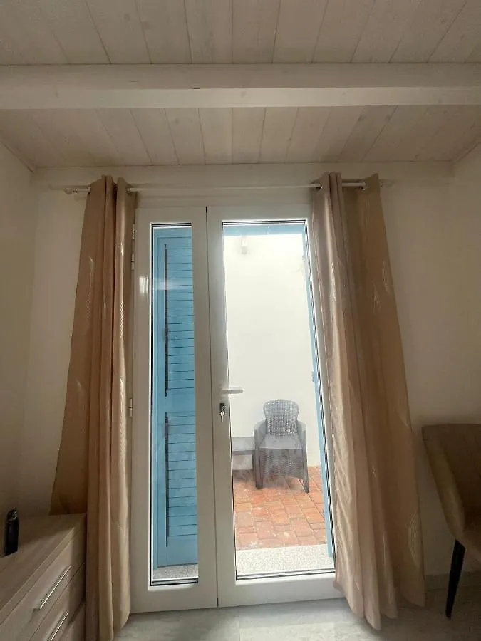 La Perla Del Mare 2 Bed & Breakfast La Caletta 0*,  Italy
